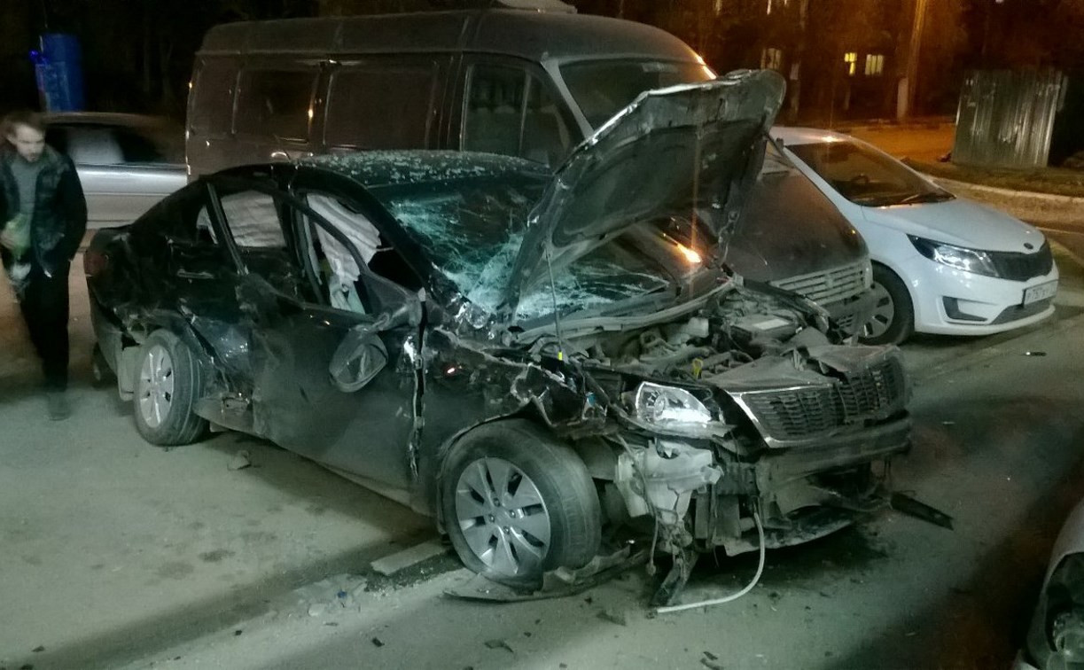 В Щекино водитель «Киа Рио» повредил три машины и едва не влетел в магазин