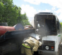 В Тульской области столкнулись пассажирский автобус и грузовик