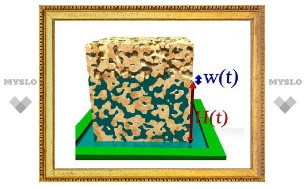 Физики разобрались с распространением жидкости в пористом стекле