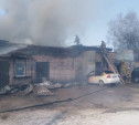 Пожар в Алексине: огонь с магазина перекинулся на три автомобиля