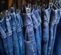 Тулячка украла из магазина шесть джинсовых брюк, надев их на себя