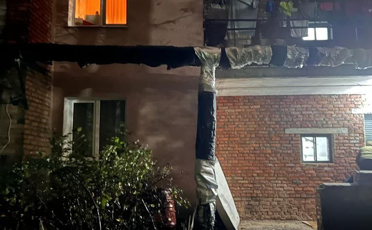 Жители дома на ул. Щегловская Засека больше недели не могут дождаться тепла