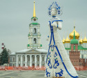 На площади Ленина установили 10-метровую Снегурочку