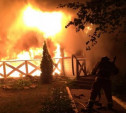 Серьезный пожар: в Алексине сгорел ресторан «Веранда»
