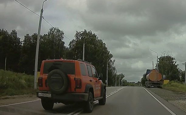 В Туле «танкист» нарушил ПДД, промчав по встречке