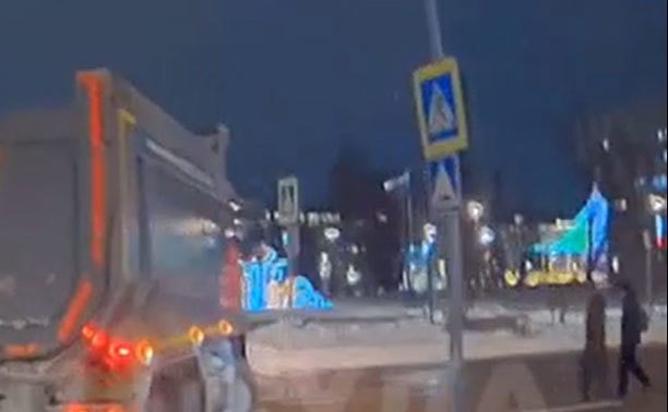 В центре Тулы встретили «странного» водителя самосвала