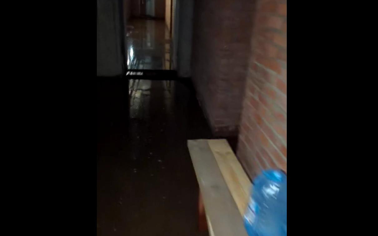 В Туле пьяный сотрудник аварийной службы отказался откачивать воду из подвала дома 