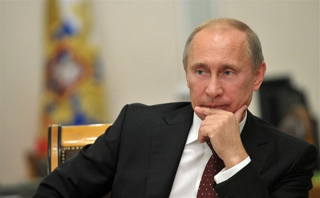 Владимир Путин поручил правительству рассмотреть возможность переноса начала учебного года