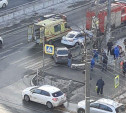 На ул. Ложевой в Туле отлетевшая после ДТП легковушка сбила пешехода