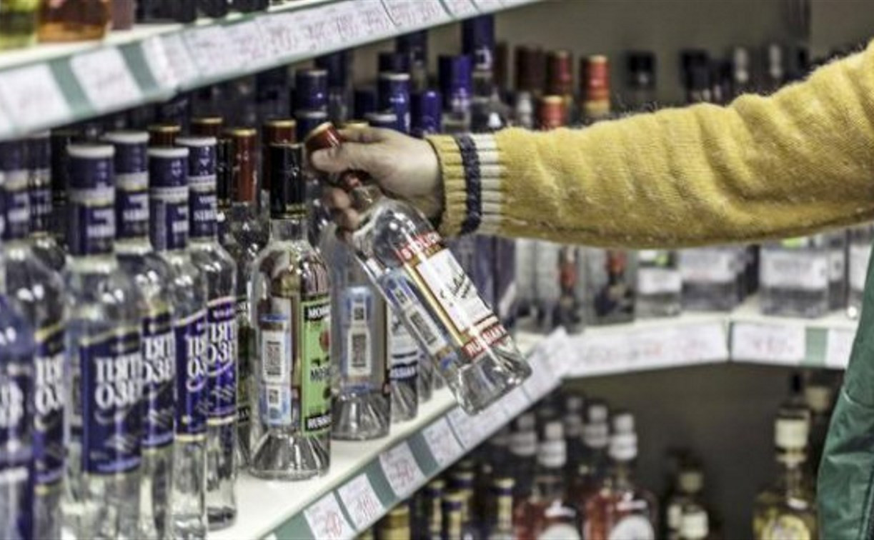 Роспотребнадзор советует тулякам покупать водку не дешевле 205 рублей за пол-литра