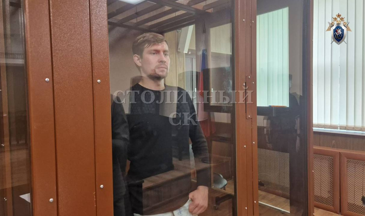 Суд арестовал тульского последователя «секс-гуру» Алекса Лесли