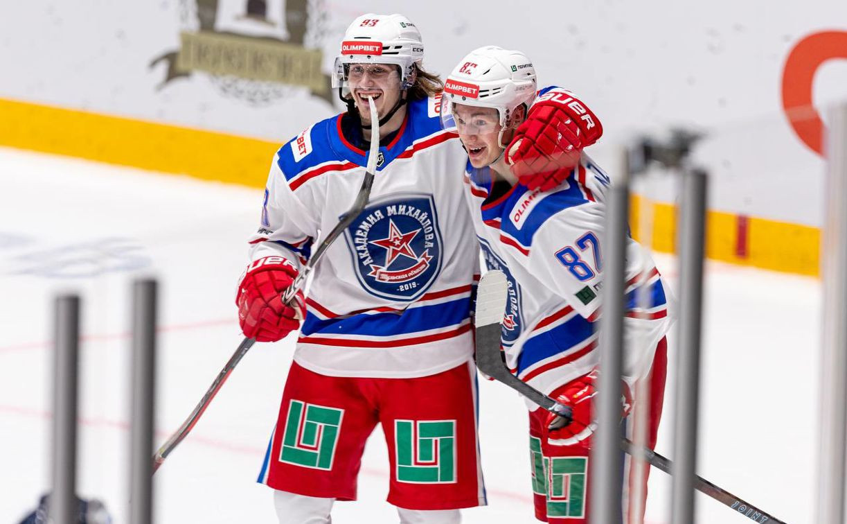 Хоккейный АКМ уверенно победил «Динамо СПб» на выезде
