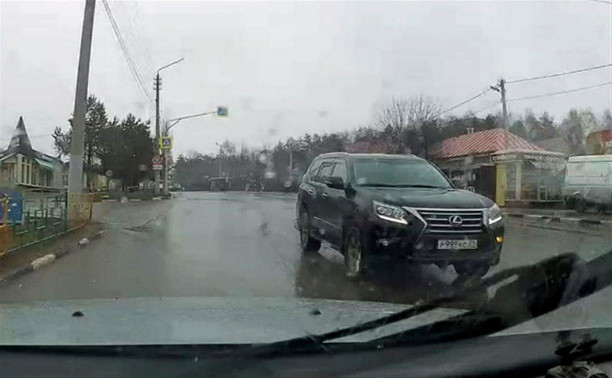 «Накажи автохама»: из Lexus GХ460 плохо видно знак «кирпич»?