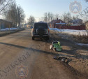 Внедорожник сбил коляску с ребенком: рядом тротуар, но в момент ДТП мать шла по краю дороги