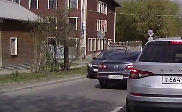 На ул. Л. Толстого водителей не смутило встречное движение