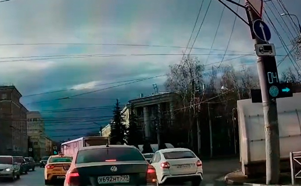 На ул. Станиславского встретили «загадочный» каршеринг