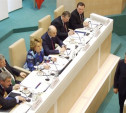 Владимир Груздев получил почетный знак Совета Федерации