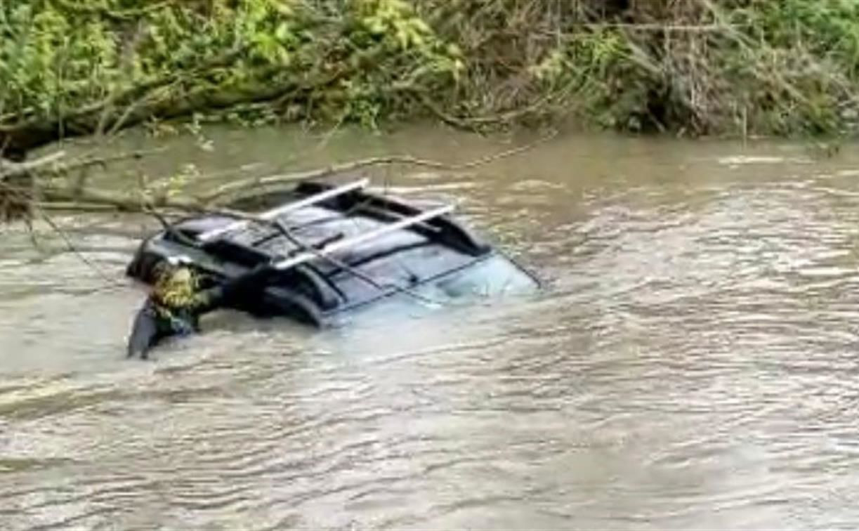 Женщина утонула в машине в реке под Алексином: дело передано в суд