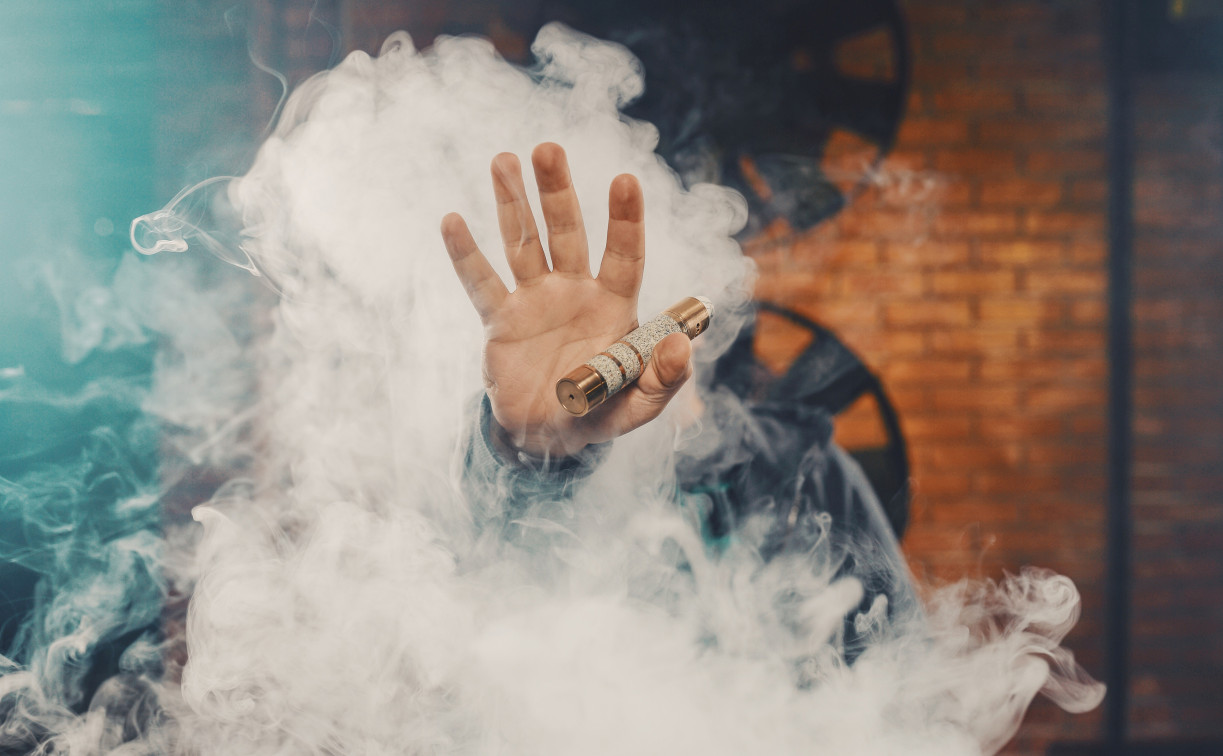 Регионам России в мае разрешат запрещать торговлю вейпами