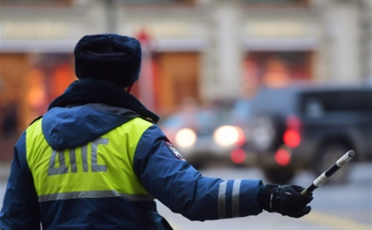 В Новомосковске 22-летняя девушка пыталась откупиться от инспектора ДПС