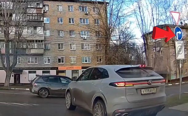 На ул. Кутузова водителя дважды не смутила сплошная линия разметки