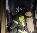 В Новомосковске при пожаре в жилом доме спасли двух человек