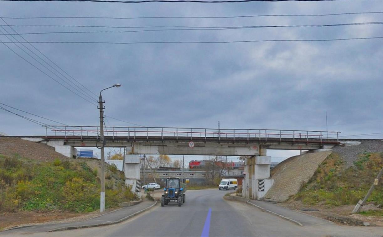 В Туле перекрыли проезд через «Белые ворота»: под мостом нашли бесхозный чемодан