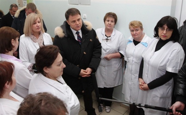 Губернатор посетил Воловскую центральную районную больницу