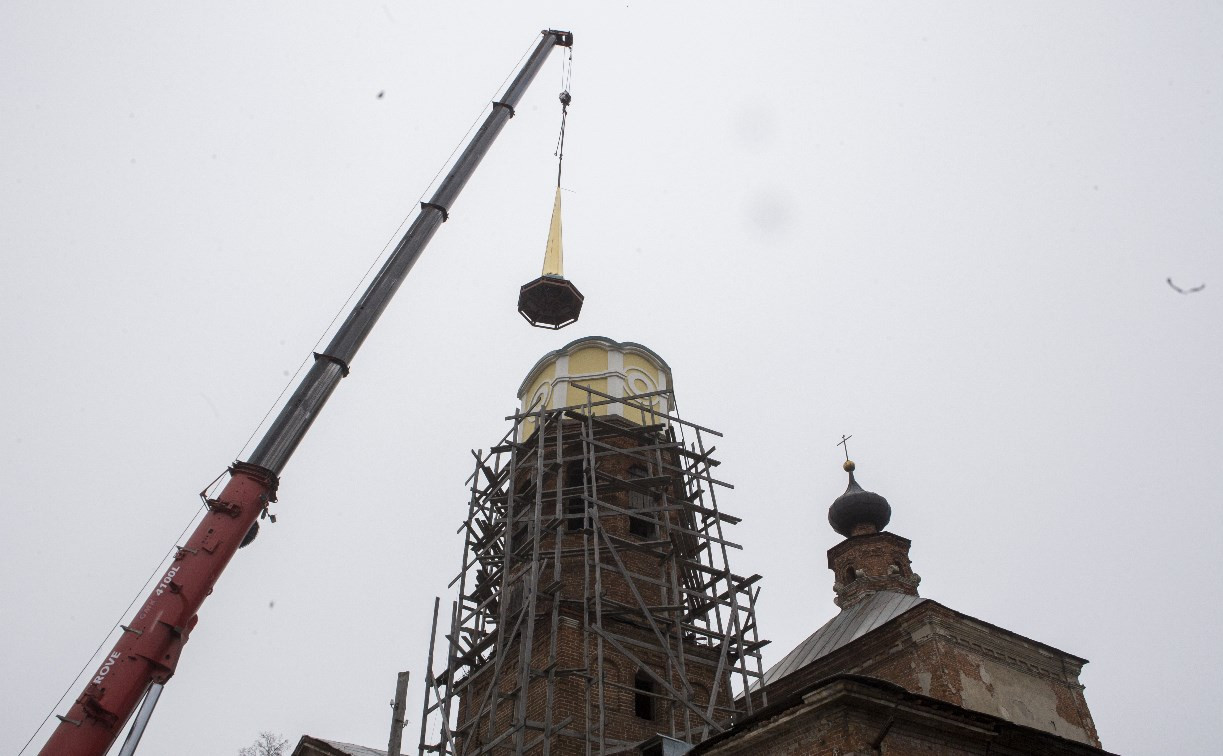 В Туле колокольня храма Рождества Христова получила новый шпиль