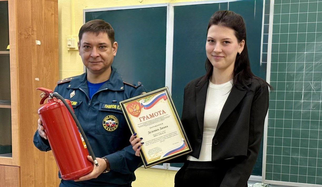 Школьница из Тульской области спасла свою бабушку и потушила пожар в доме