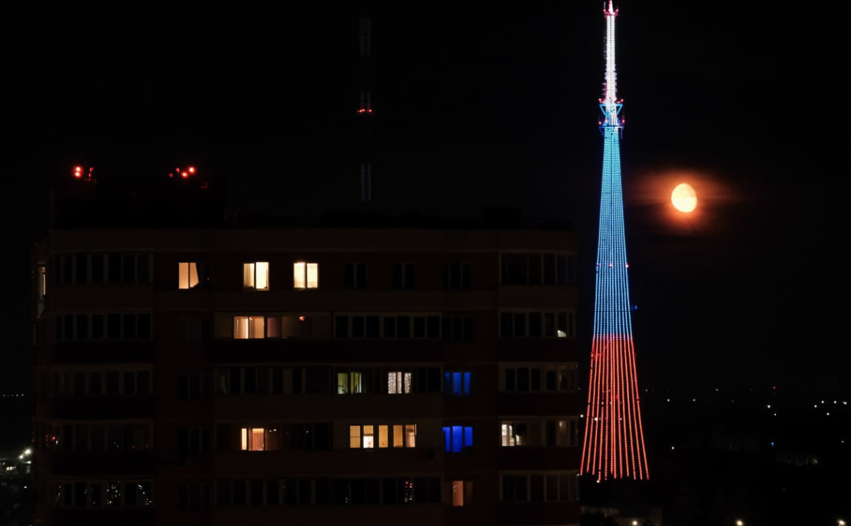 На тульской телебашне включат подсветку в честь Дня учителя