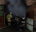 При пожаре в гараже пострадал один человек