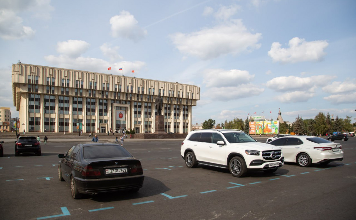 С 28 апреля на площади Ленина ограничат парковку транспорта