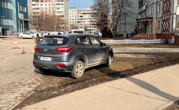 На ул. Демонстрации водитель нашел «лучшее» место для парковки