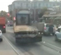 На ул. Октябрьской грузовик вытолкнул легковушку на встречную полосу