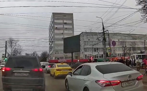 На Зеленстрое водители массово нарушают ПДД