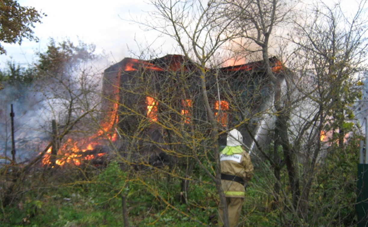 В Алексинском районе сгорел частный дом