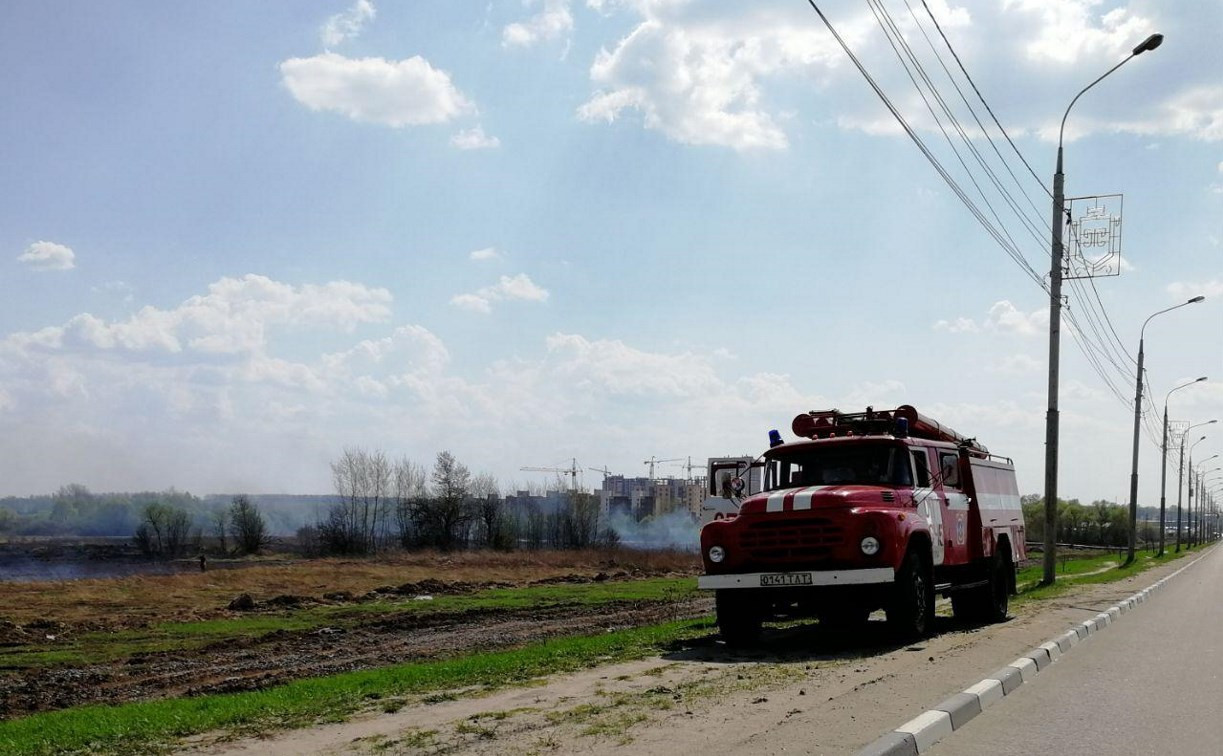 В Туле возле Суворовского училища дежурят пожарные