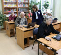 Общение, оплата счетов и запись к врачу: тульские пенсионеры осваивают интернет