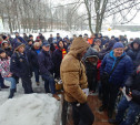 Бесплатный выезд в Грозный: Болельщики «Арсенала» стоят в очереди возле фан-шопа с ночи