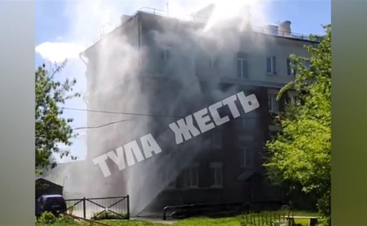 Фонтан кипятка залил квартиру в доме на ул. Демидовской 