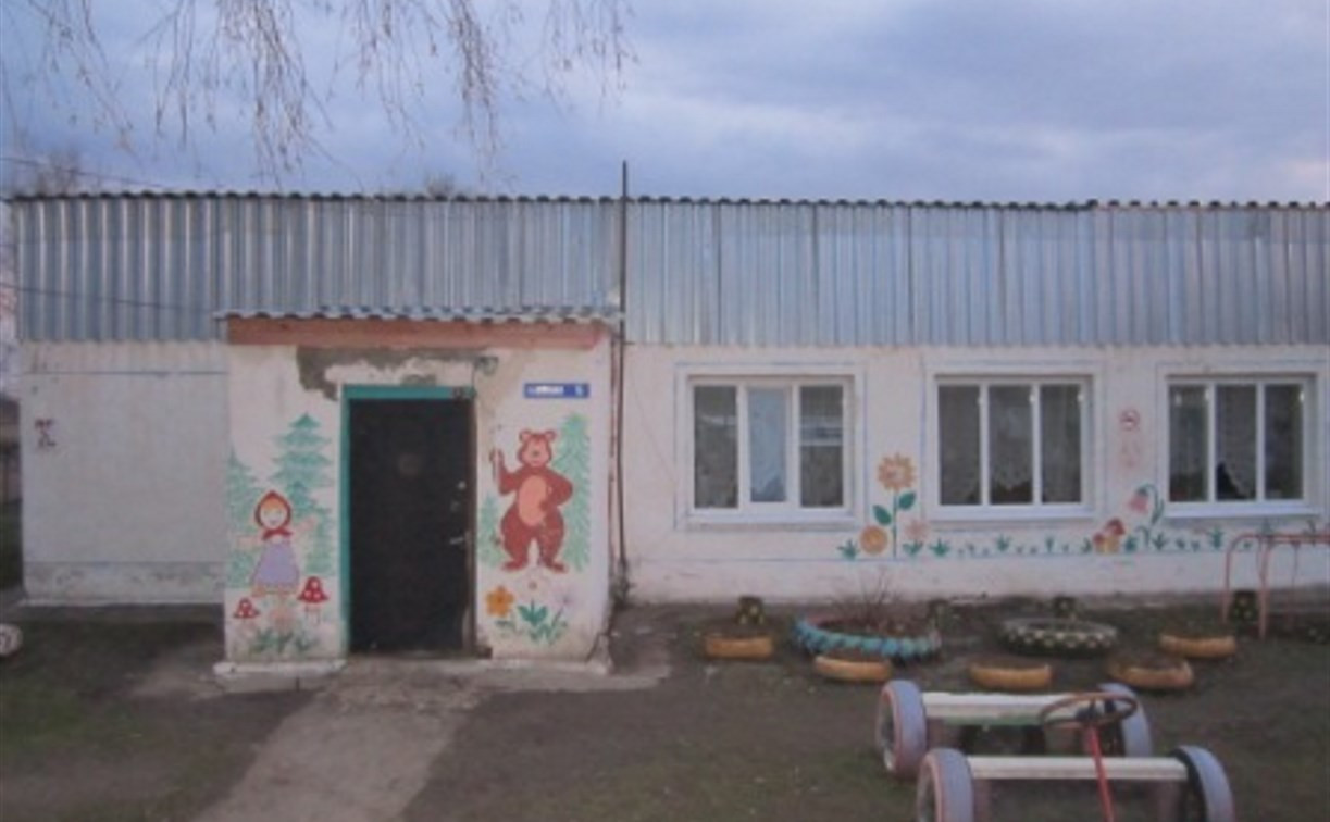 В Тульской области порывом ветра снесло крышу детского сада