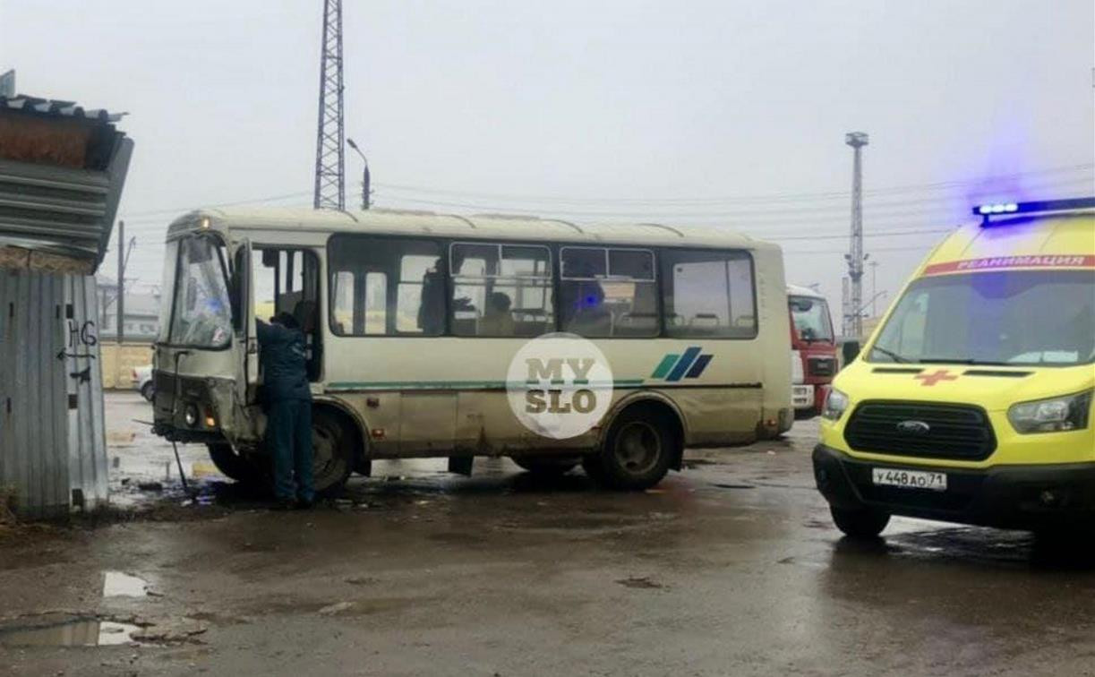 Авария с автобусом в Туле: возбуждено уголовное дело, 6 человек госпитализированы