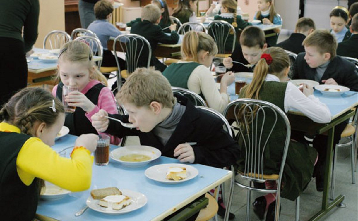 Как кормят школьников в Туле: В организации питания нашли нарушения