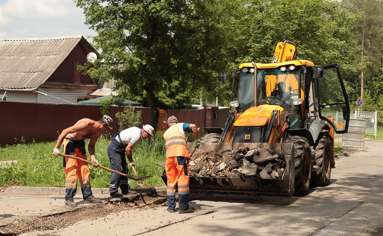 В Туле на ул. Зои Космодемьянской приступили к ремонту дорог