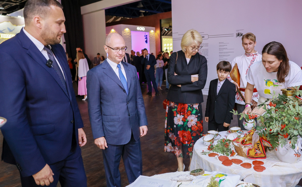 Сергей Кириенко посетил стенд Тульской области на выставке «Регион-2030. Платформа Будущего»