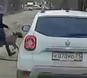 «Накажи автохама»: водитель не пропустил пешеходов и ударил бампером собаку
