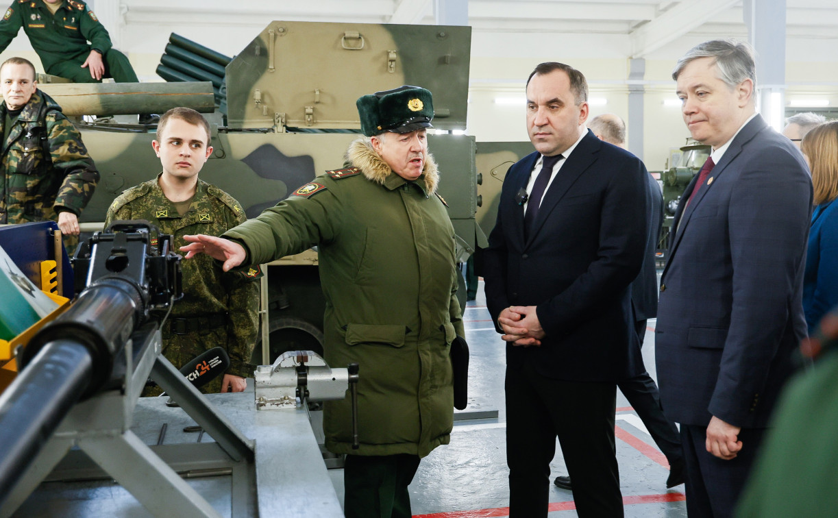 Андрей Дубровский встретился со студентами Военного учебного центра им. Тульского рабочего полка