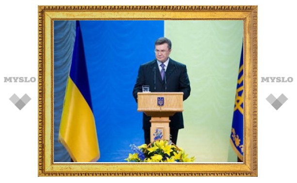 Янукович прервал отпуск из-за угрозы пожаров