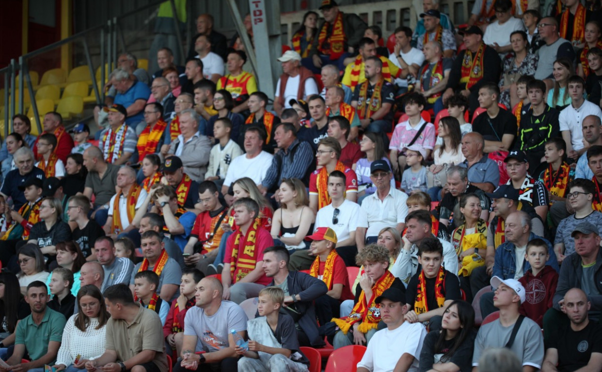 Тульский «Арсенал» заплатит за нетактичных зрителей